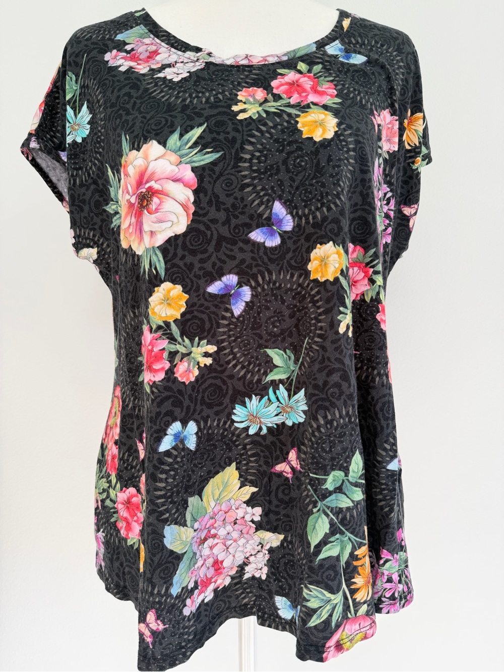 Johnny Was Floral Butterfly Boho Top Black Multicolor Artsy Short Sleeve Size M